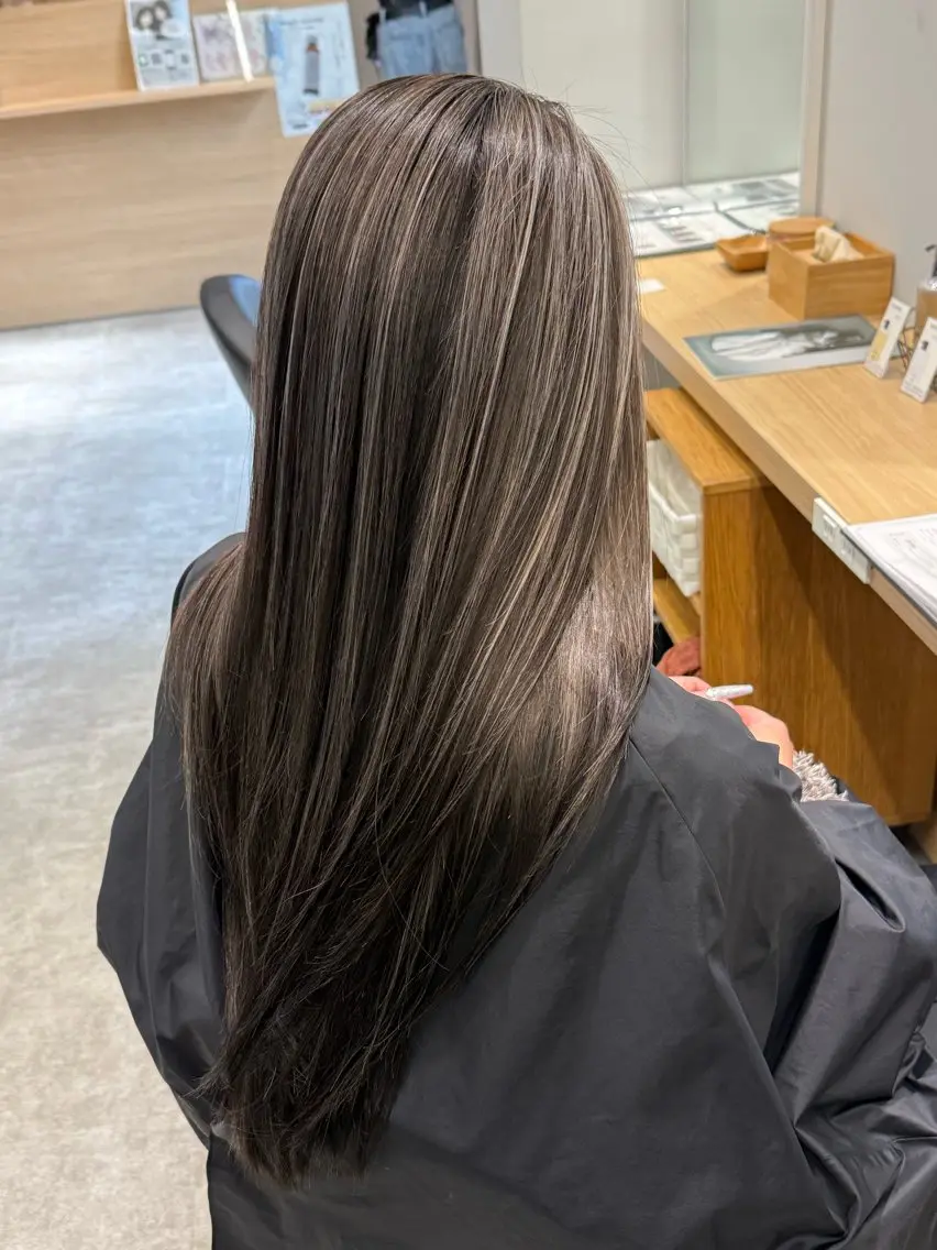ロング カラー ブリーチ 透明感カラー ハイライトカラー ハイライト カット ヘアカラー 透明感/美髪カラー 🫧永田　汰伊智のヘアスタイル