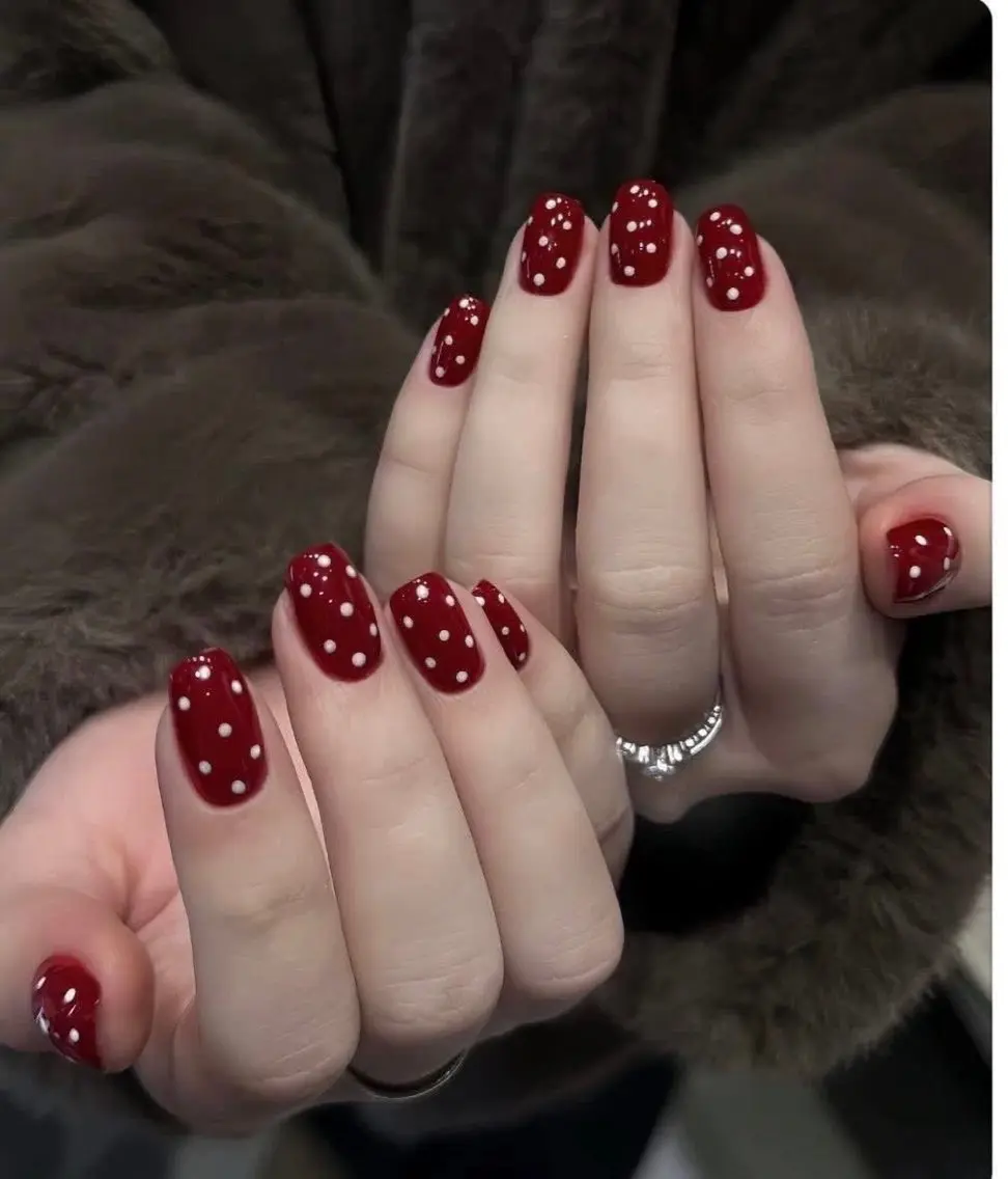 ネイル MQueen ネイルサロンのネイルデザイン