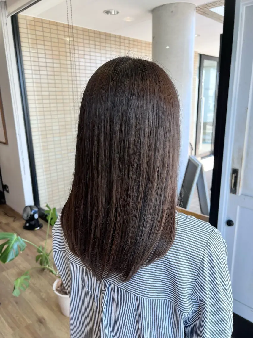 ロング カラー グレージュ ヘアカラー トリートメント ツキダテ ユイのヘアスタイル