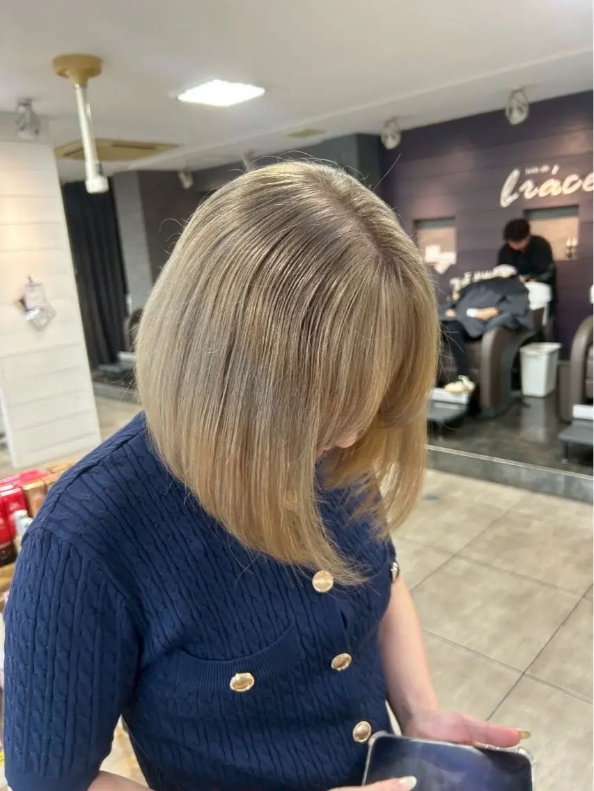 ショート カラー ヘアカラー 西岡 英菜のヘアスタイル