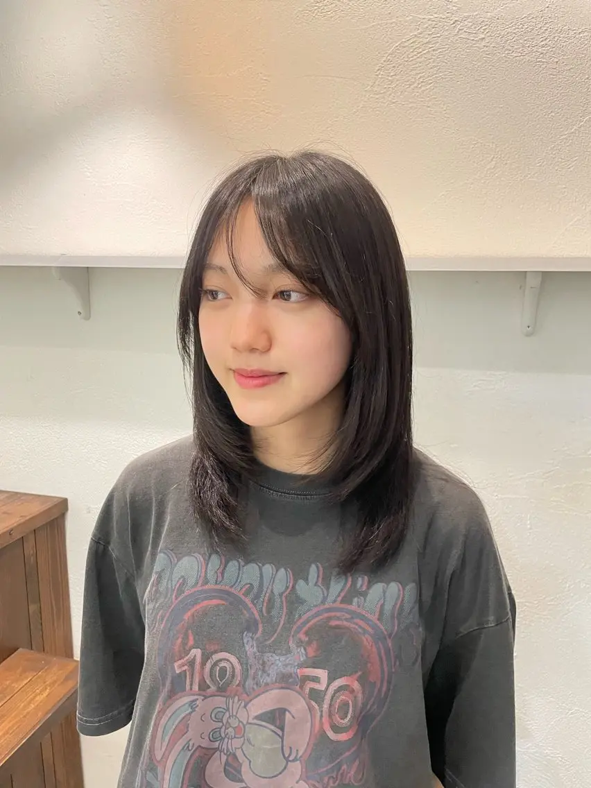 ミディアム 顔周りカット 鈴木 京子のヘアスタイル