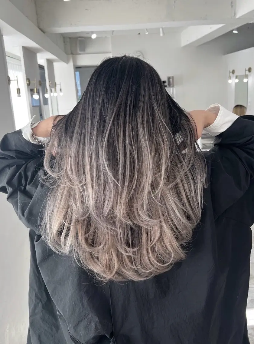 セミロング カラー バレイヤージュ グレージュ レイヤーカット 指名数No.1 /NAOYAのヘアスタイル