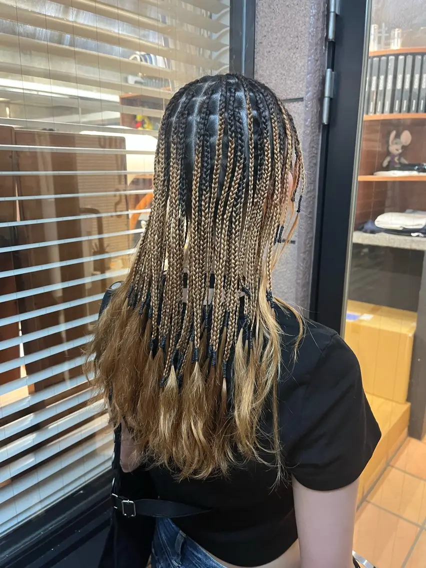ロング ヘアアレンジ ポニーテール ツインテール 三つ編み ヘアセット 末崎 聖子のヘアスタイル