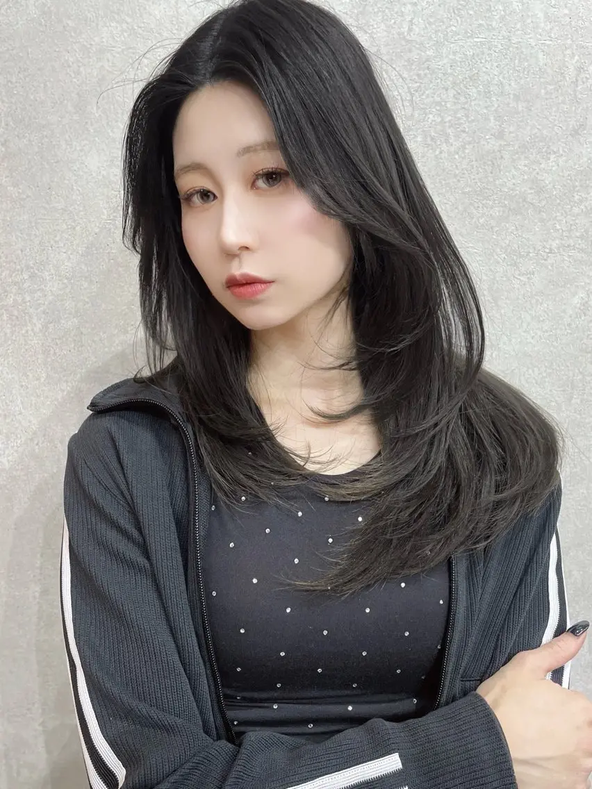 セミロング カラー ボブ 顔まわりレイヤー 顔周りカット ヨシンモリ 韓国風ヘア カット ヘアカラー トリートメント AiM エイム　韓国レイヤーのヘアスタイル