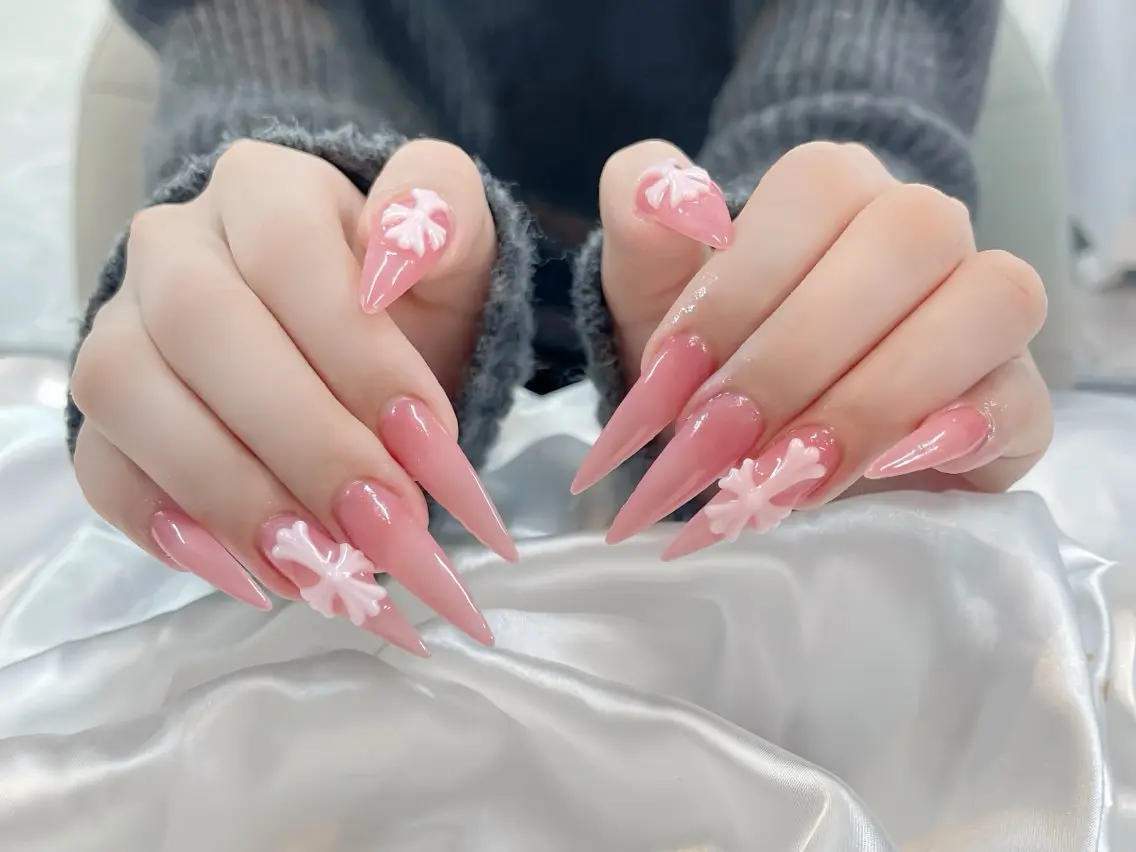 ネイル アートネイル チークネイル ジェルネイル ロングネイル マグネットネイル ハンドネイル Rin Nail 新大久保店のネイルデザイン