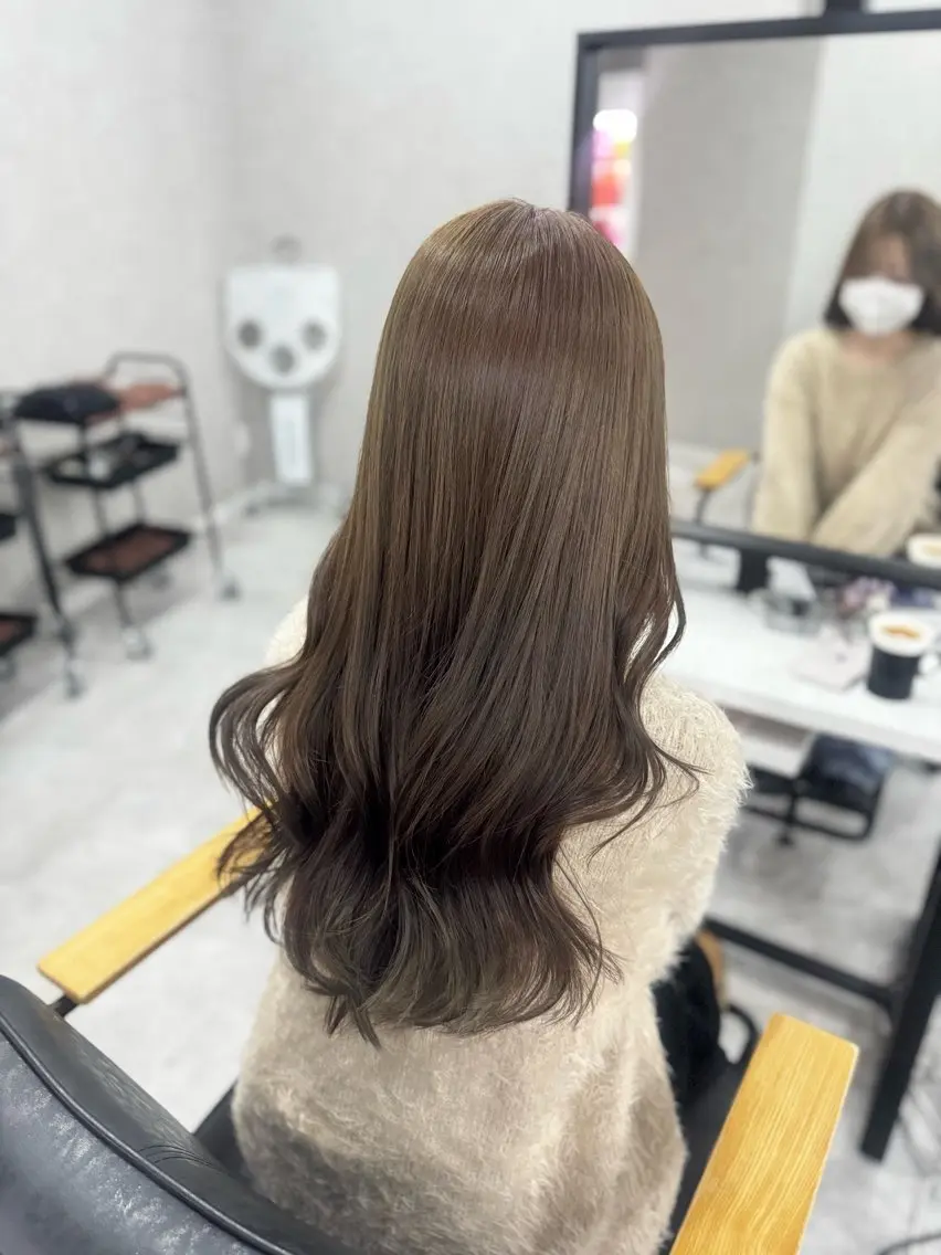 ロング カラー ベージュカラー ブリーチ ブラウンカラー ショコラブラウン ショコラグレージュ カット ヘアカラー トリートメント 赤み無し柔らかカラー 【梅田】madokaのヘアスタイル