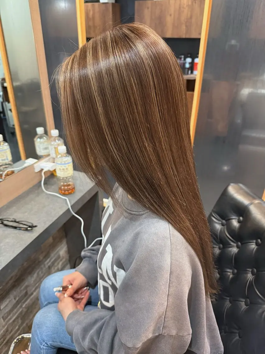 ロング RIEブリーチ& エクステ特化型のヘアスタイル