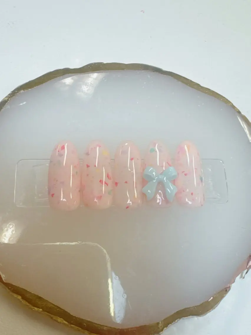 ネイル 成人式 フレンチネイル ジェルネイル ガラスフレンチ キラキラネイル ハンドネイル Queeens nailのネイルデザイン