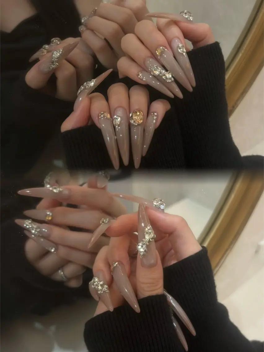 ネイル チークネイル ドット フットネイル フレンチネイル グラデーション ハンドネイル ハンドケア Nihonthy Nail 新宿のネイルデザイン