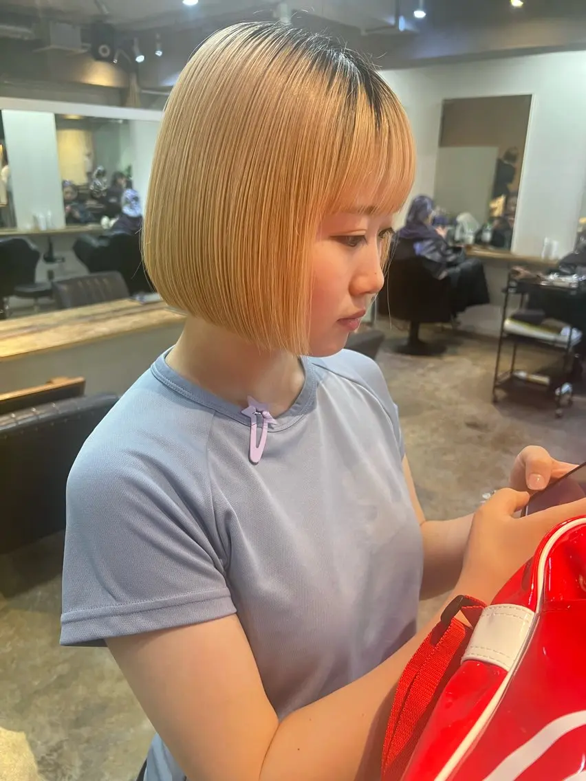 ショート ボブ カット 東のりか/ハイトーン ブリーチカラー/ボブのヘアスタイル