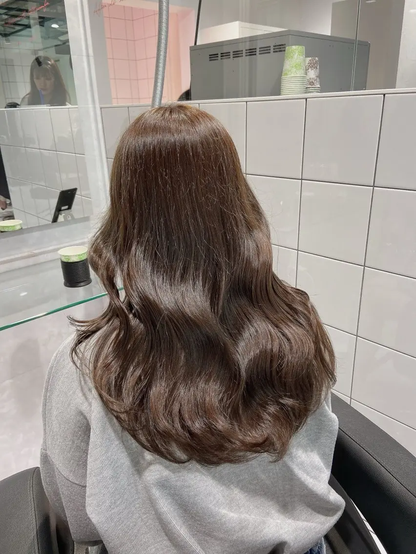 セミロング カラー センターパート特化 井上健太のヘアスタイル