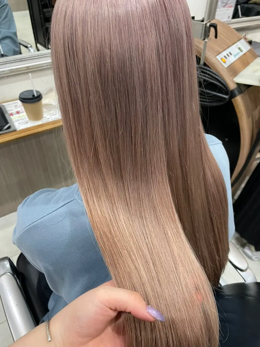 ロング カラー ベージュカラー ブリーチ ピンクカラー ピンクベージュ Hika.ハイトーン 髪質改善🩵ᩚ🫧のヘアスタイル