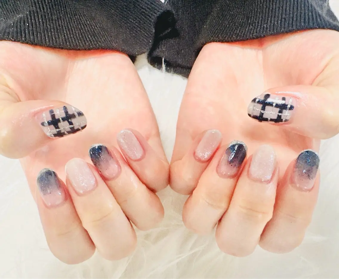 ネイル フレンチネイル グラデーション ネイビー シルバー nailsalon oluoluのネイルデザイン