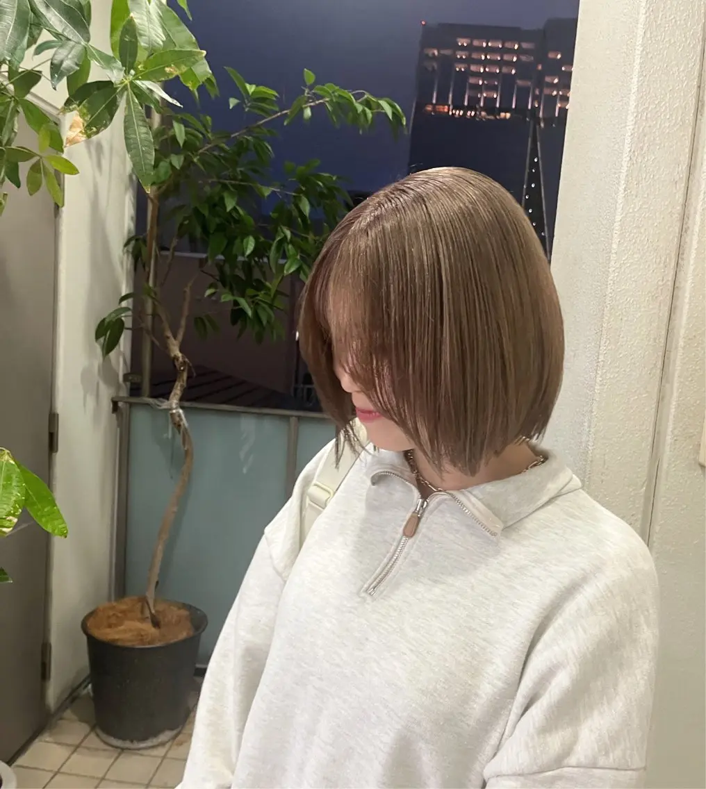 ショート カラー ブリーチ ブラウンカラー ナツミ/透明感カラー /酸性縮毛矯正のヘアスタイル