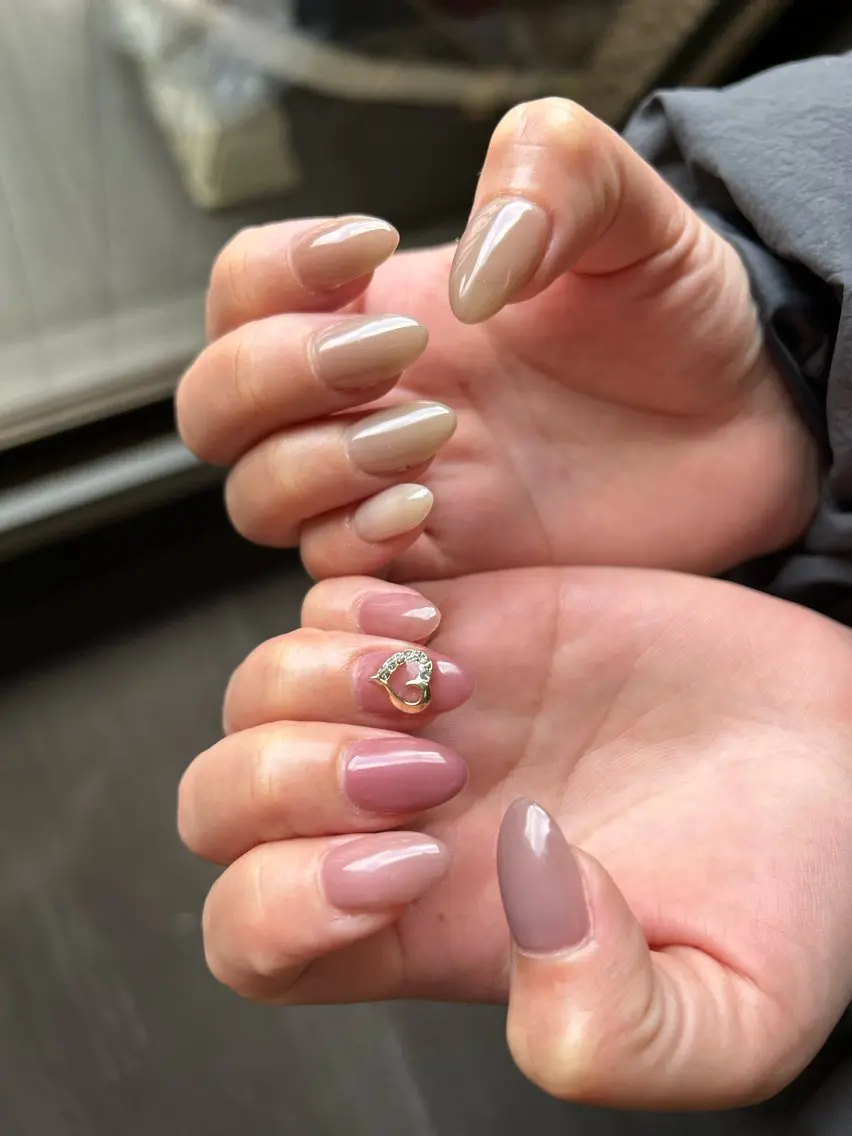 ネイル ハンドネイル フットネイル ✴︎ Delightのネイルデザイン