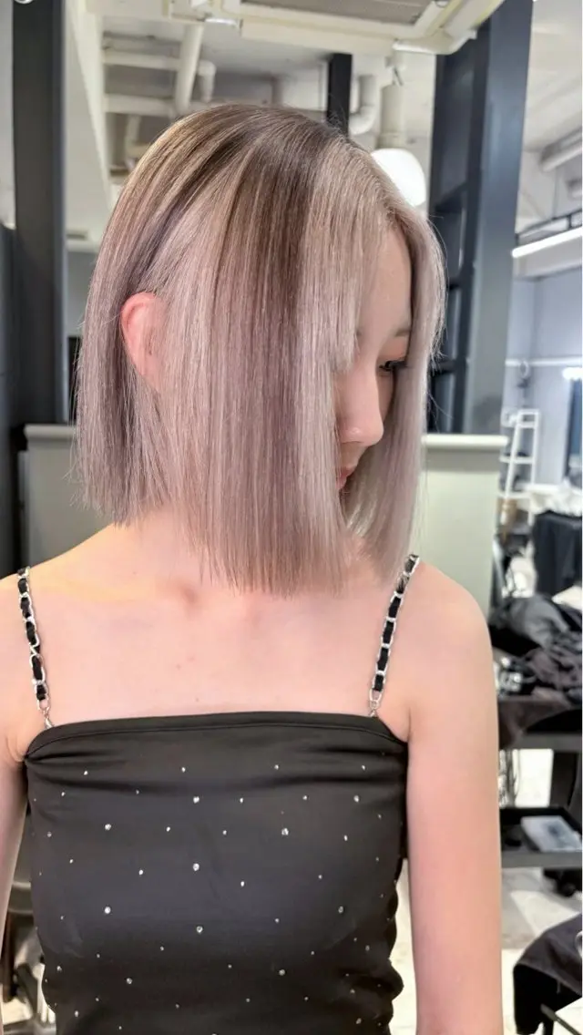 カラー ハイトーン GiseL AIRIのヘアスタイル