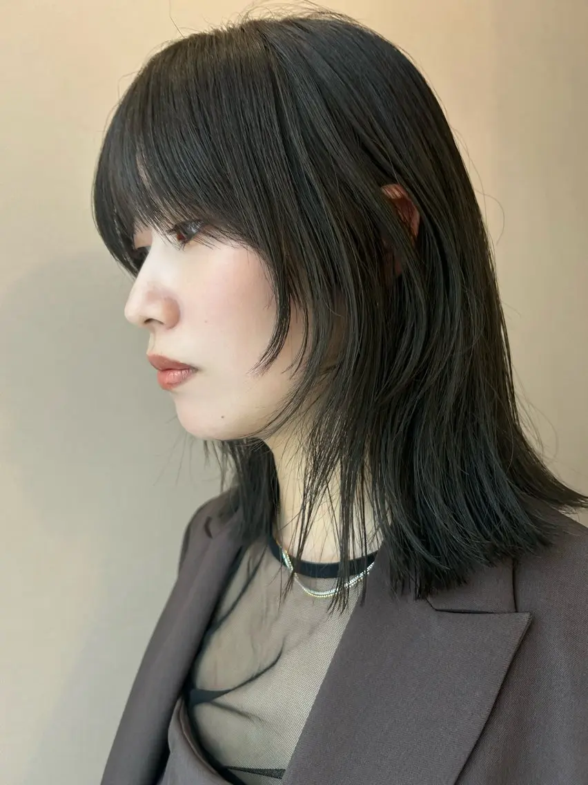 セミロング カラー ベージュカラー オリーブベージュ レイヤーカット hubhair レイヤー/透明感のヘアスタイル