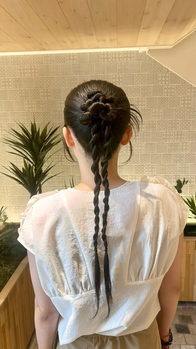 ロング ヘアアレンジ chico .のヘアスタイル