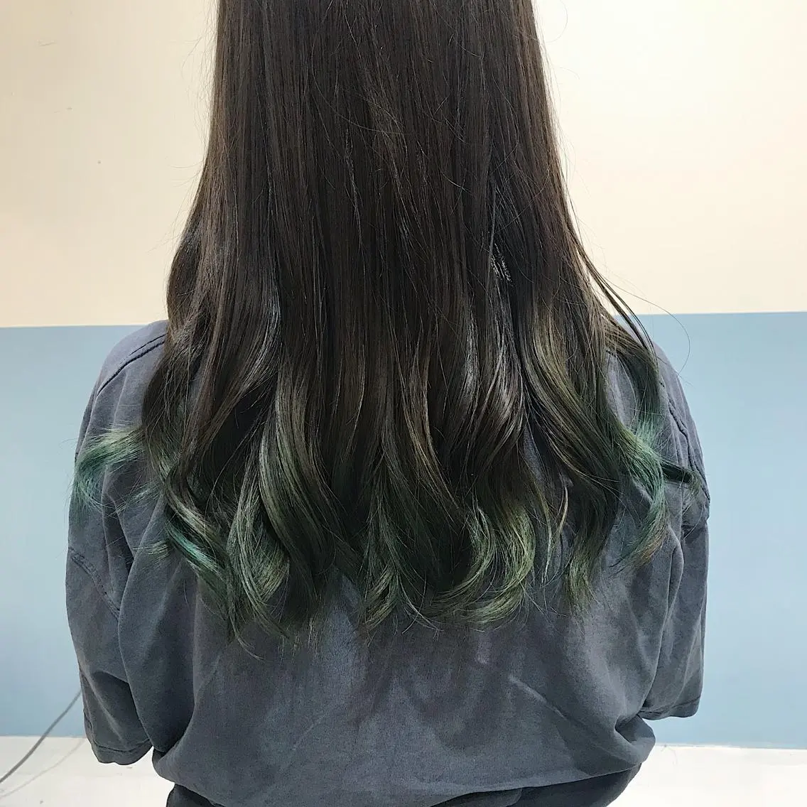 ロング カラー デザインカラー グラデーションカラー アオイ🩵暖色 /まろやかカラーのヘアスタイル