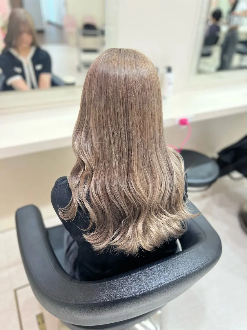 セミロング カラー ヘアアレンジ ヘアカラー 韓国レイヤー&ピンク 艶髪🩶maikoのヘアスタイル