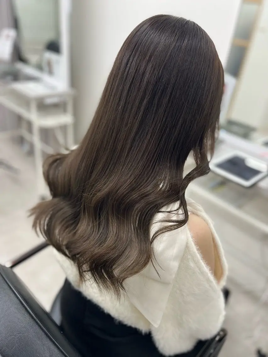 ロング カラー ベージュカラー オリーブベージュ 🫧ぷる艶カラー🫧 Yuubi🦩のヘアスタイル