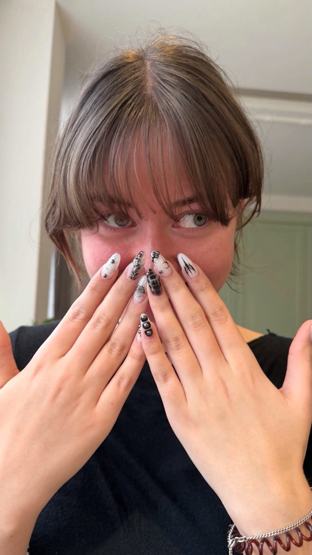 ネイル アートネイル フレンチネイル ジェルネイル キラキラネイル 韓国ネイル ハンドネイル ICE Nailsのネイルデザイン