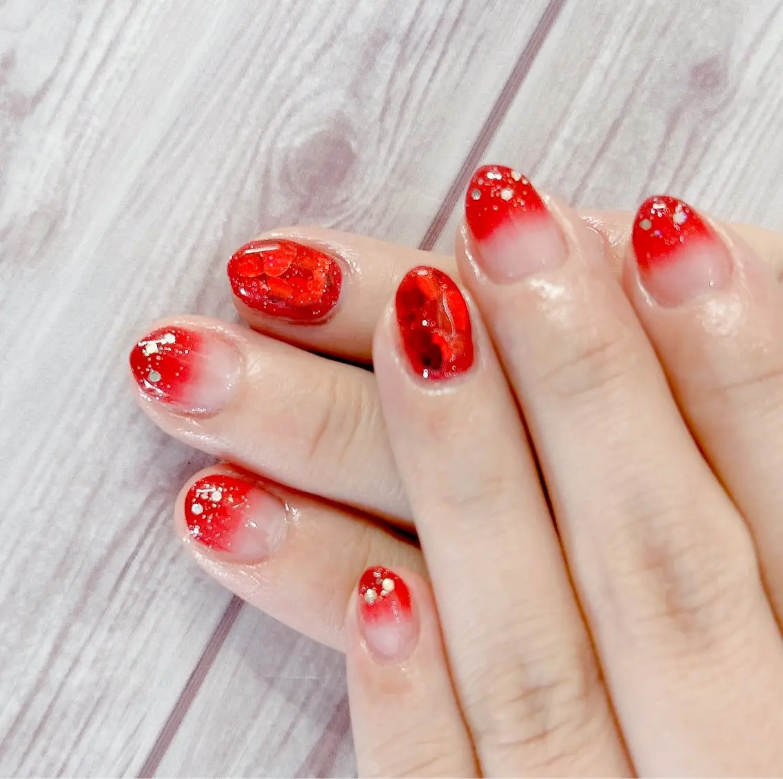 ネイル グラデーション ハート MYu Beauty Salon YURIのネイルデザイン