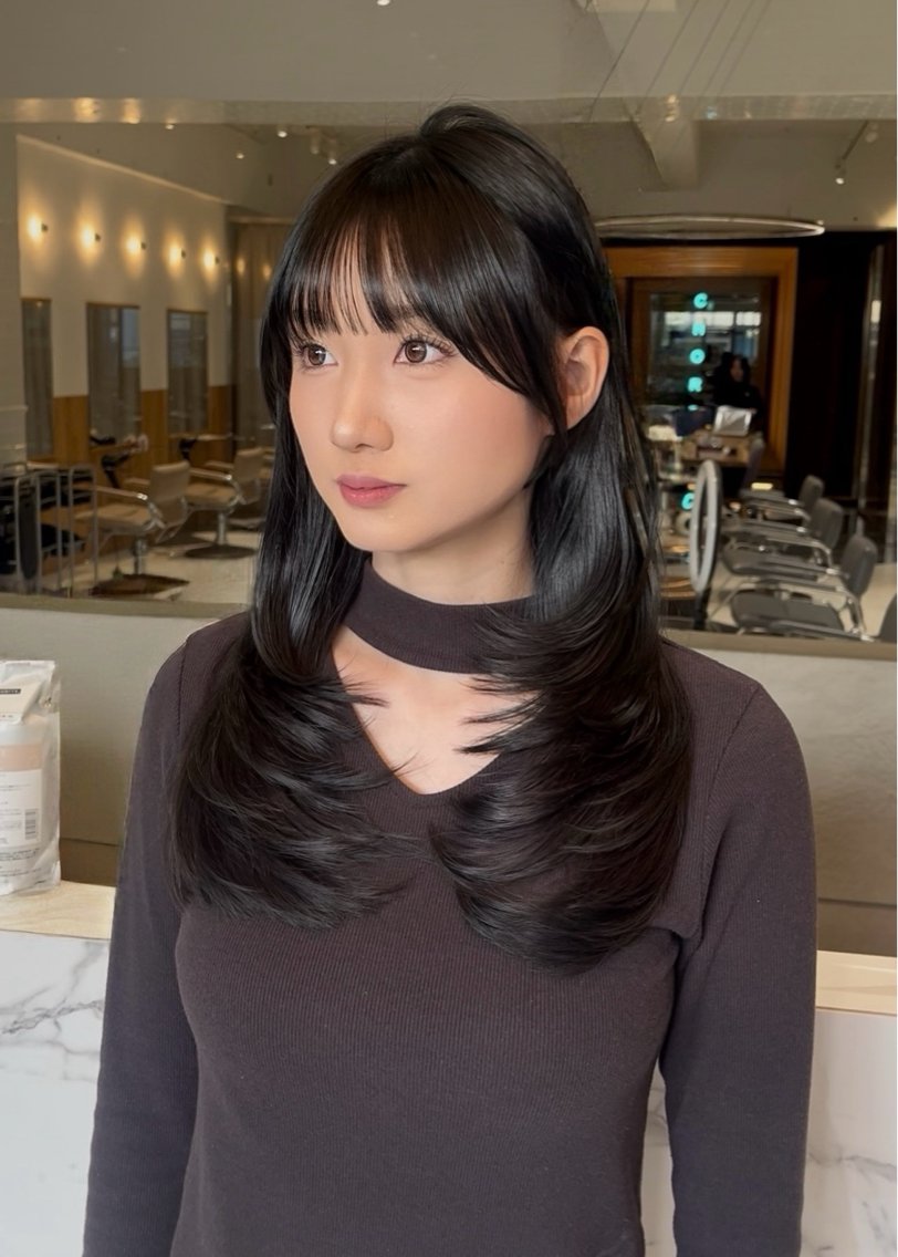 セミロング カット ヘアカラー haruna .のヘアスタイル