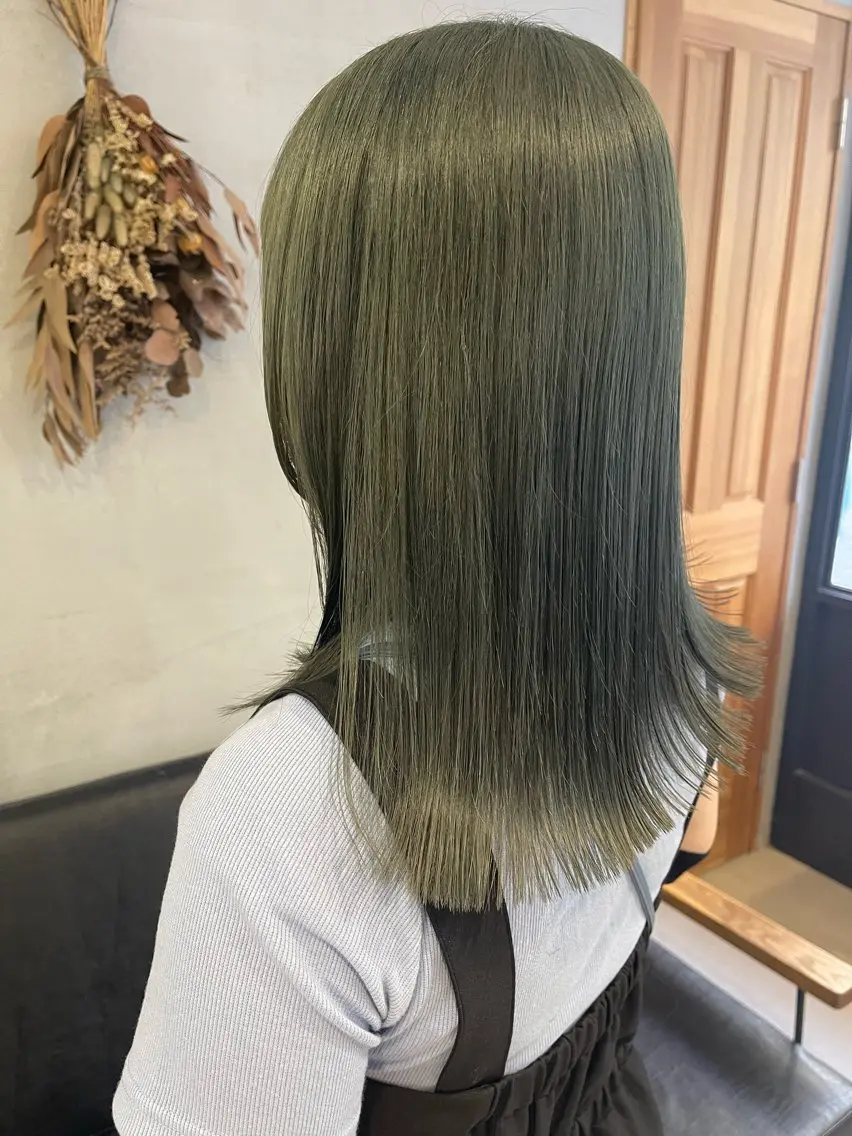ミディアム カラー CARICIA 渡邉 祐南のヘアスタイル