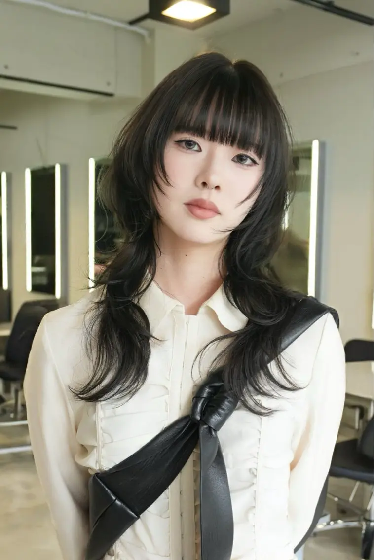 ロング カラー カット ヘアカラー Airi 韓国y2k ハイレイヤーのヘアスタイル