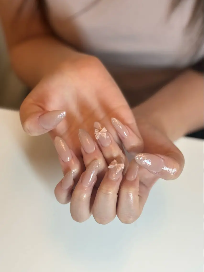 シンプルデザイン(オフ無、ベースカラー有りグラデ、ベースカラー有りフレンチ、デザイン4本等)の写真