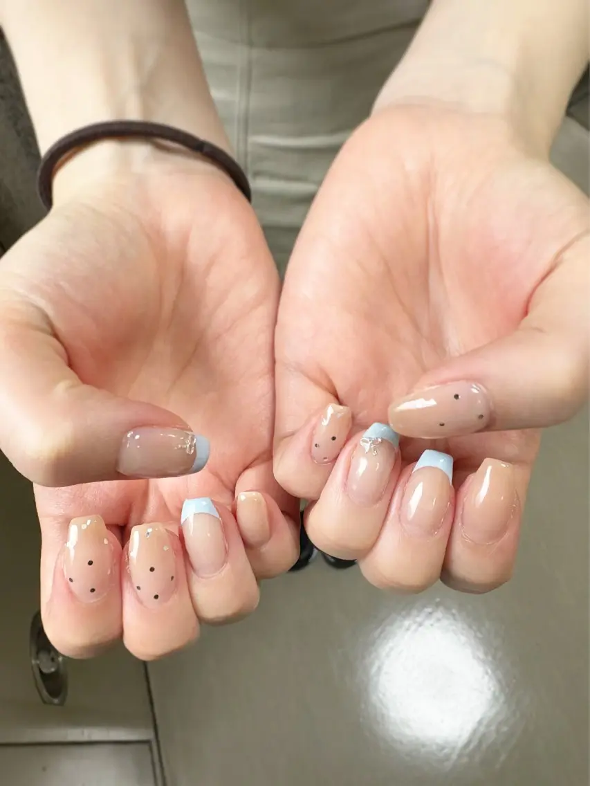 ネイル ブルー ドット フレンチネイル リボン 夏ネイル mieux YUKOのネイルデザイン