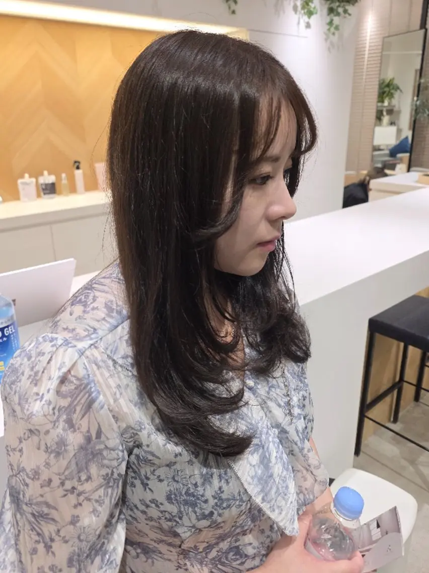 セミロング カット ヘアカラー トリートメント ✂髪質改善ストレート NO.1 深澤 颯斗のヘアスタイル