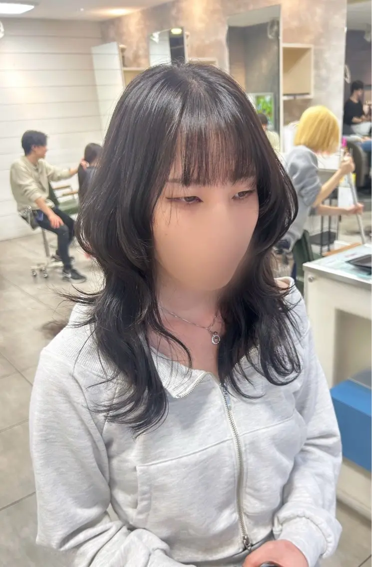 ロング レイヤーカット ウルフカット ウルフレイヤー カット ヘアカラー トリートメント レイヤー/艶髪カラー 森本くるみのヘアスタイル
