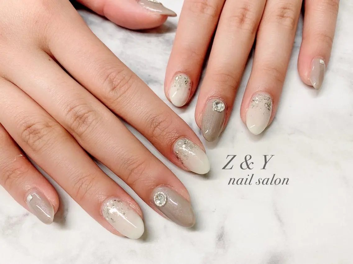 セミロング ハンドネイル Z&Y nail salonのネイルデザイン