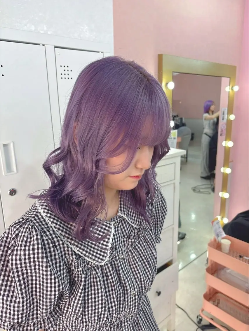 セミロング ヘアカラー レイヤーカット デザインカラーりょうのヘアスタイル