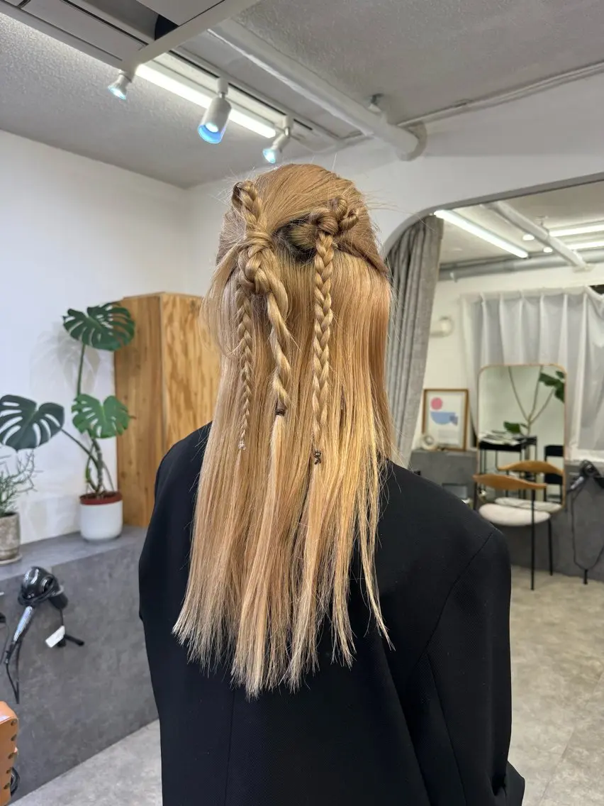 セミロング ヘアアレンジ 結婚式・ブライダル Seeknext // Rukaのヘアスタイル