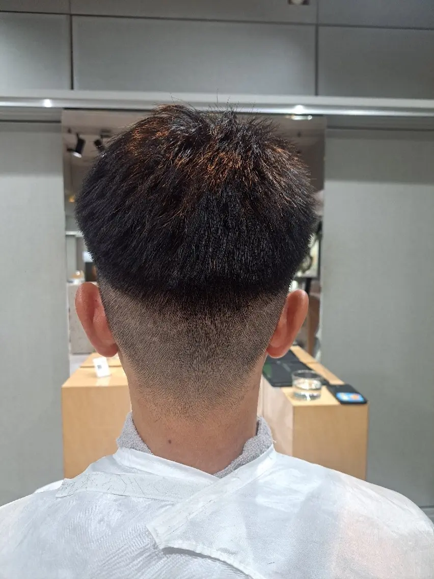 ショート クボ タのヘアスタイル