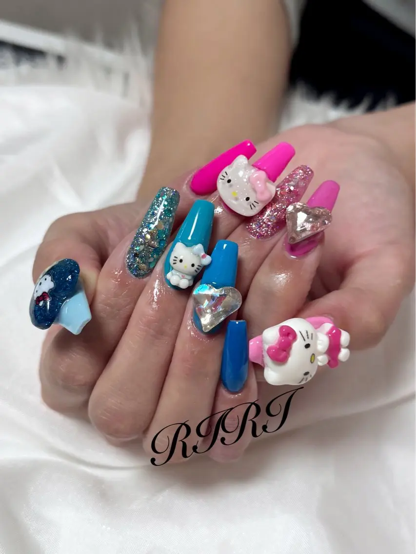 ネイル ブルー ジェルネイル ロングネイル ピンク スカルプネイル ハンドネイル riri オーナーのネイルデザイン