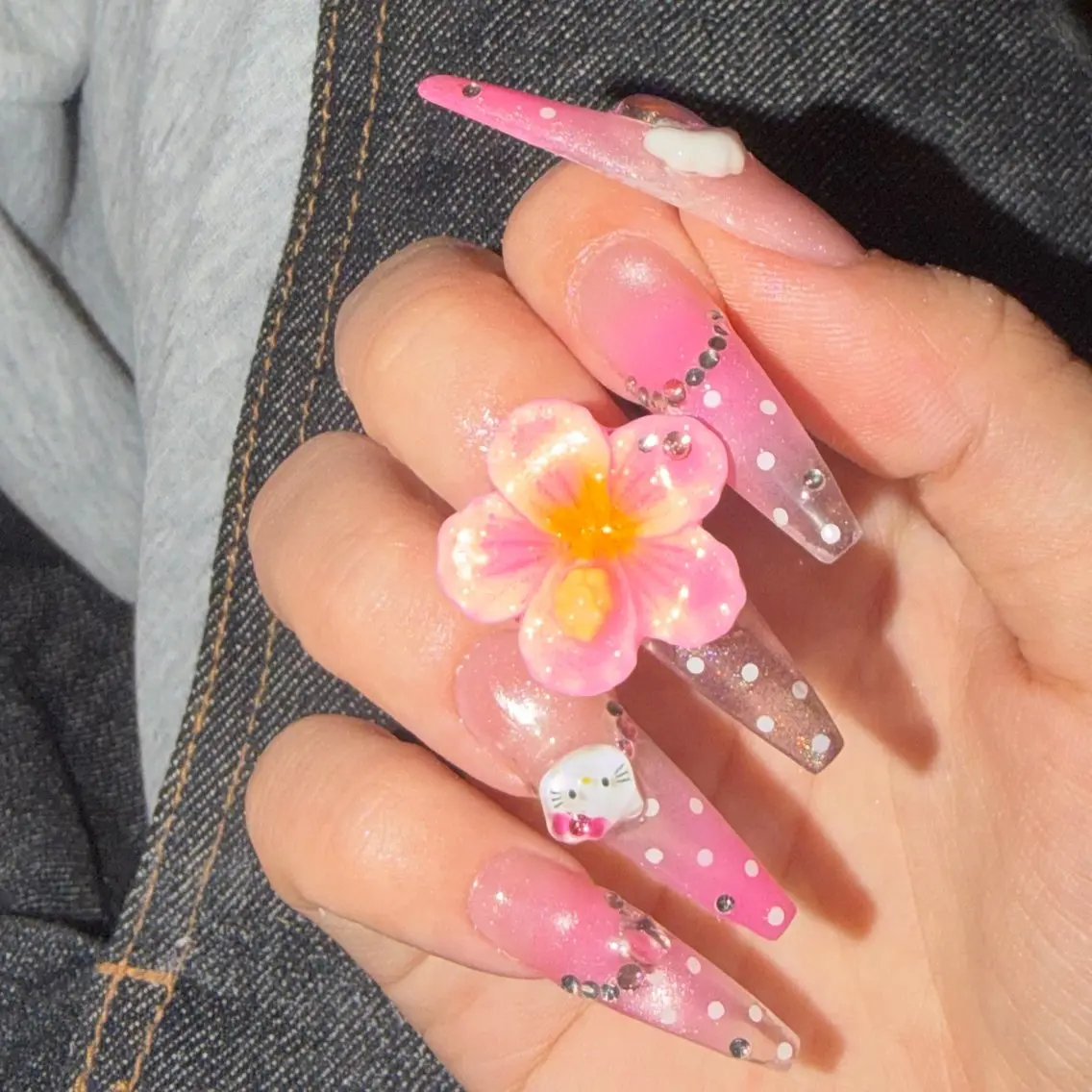 ネイル ハンドネイル moi. MANAMIᵕ̈のネイルデザイン