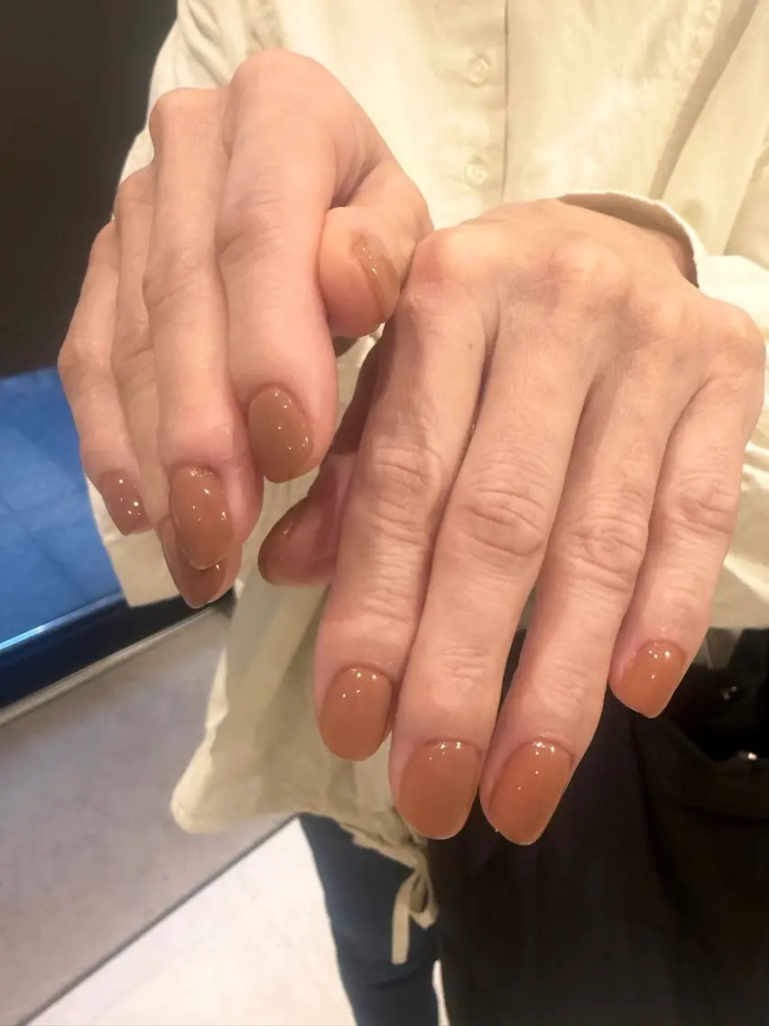 ネイル ブラウン ワンカラーネイル salon madre Sakiのネイルデザイン