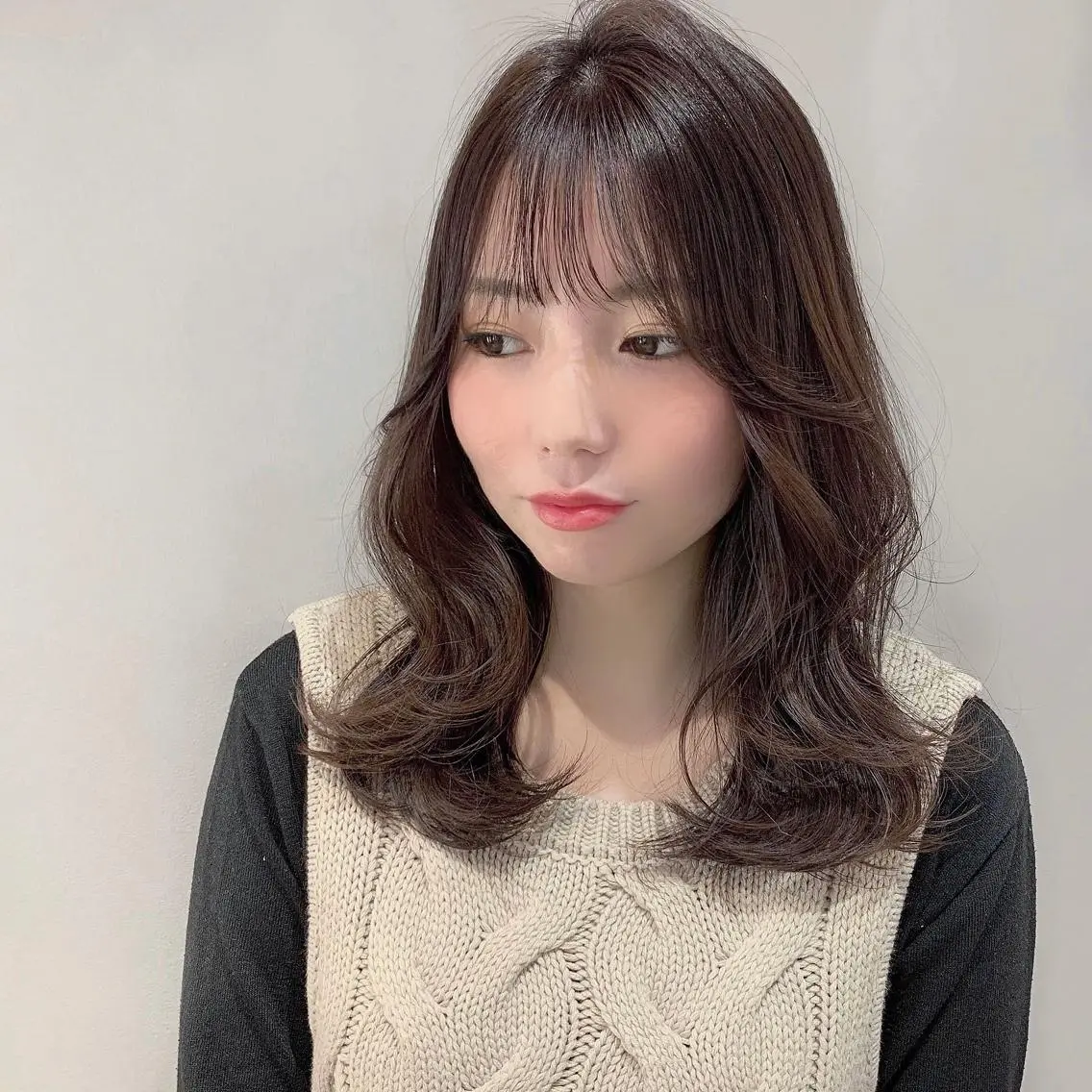 セミロング カラー 澤村 志織のヘアスタイル