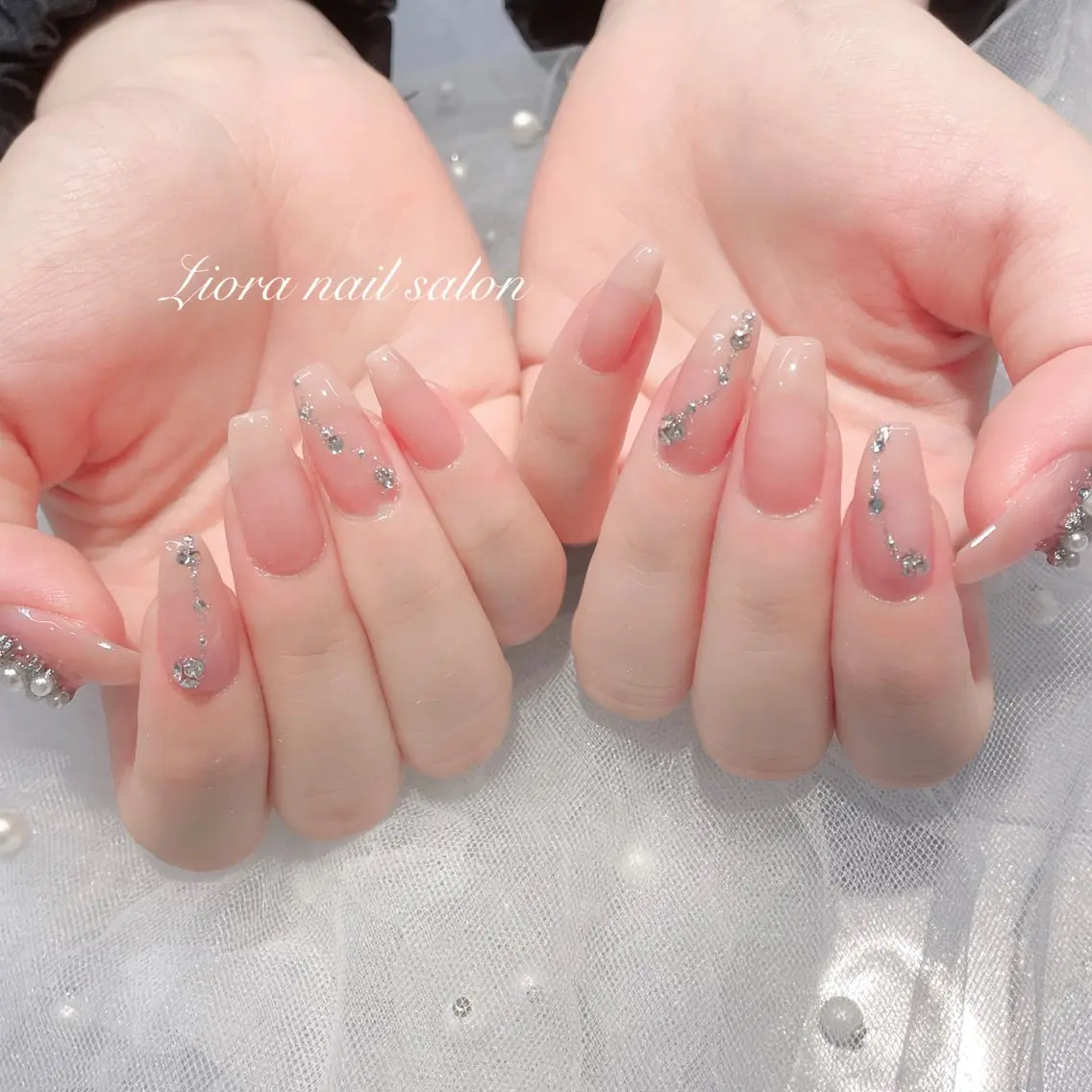 ネイル フレンチネイル ジェルネイル ガーリー グラデーション キラキラネイル ハンドネイル JUN Lioraネイルのネイルデザイン