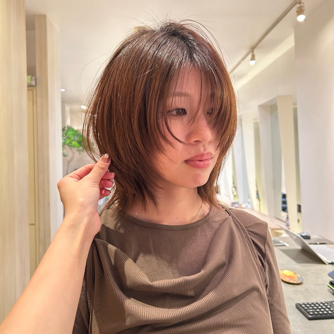 ミディアム 矢部 若葉のヘアスタイル