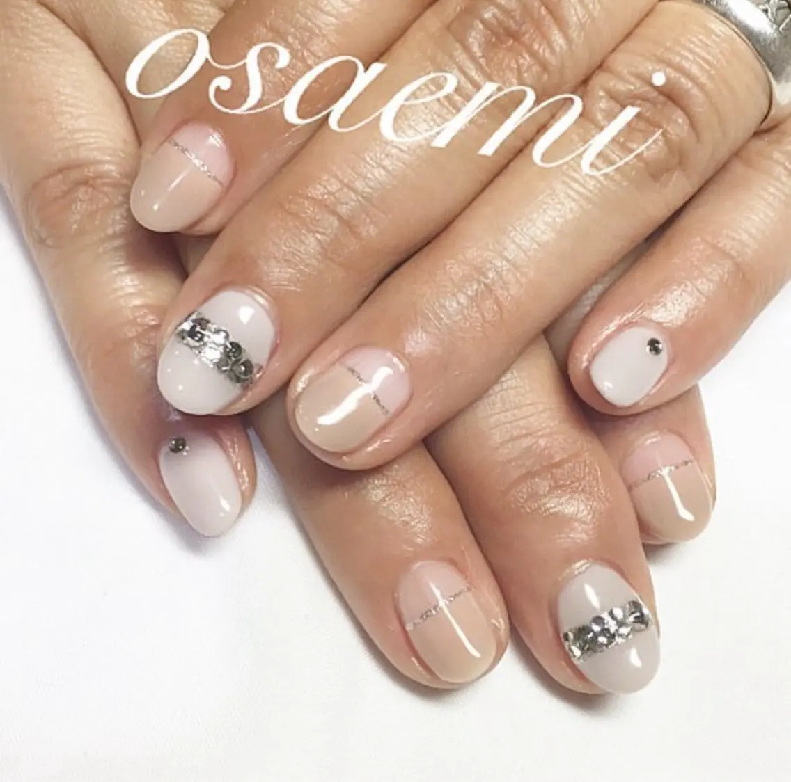 ネイル チークネイル フラッシュネイル フレンチネイル グラデーション ラメ(グリッター) ハンドネイル osa emiのネイルデザイン