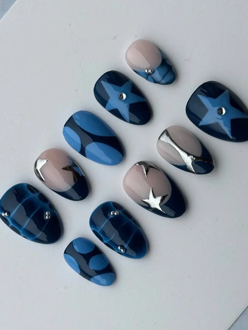 ネイル チークネイル ドット フレンチネイル グラデーション 韓国ネイル ハンドネイル Lisa Nail Salonのネイルデザイン