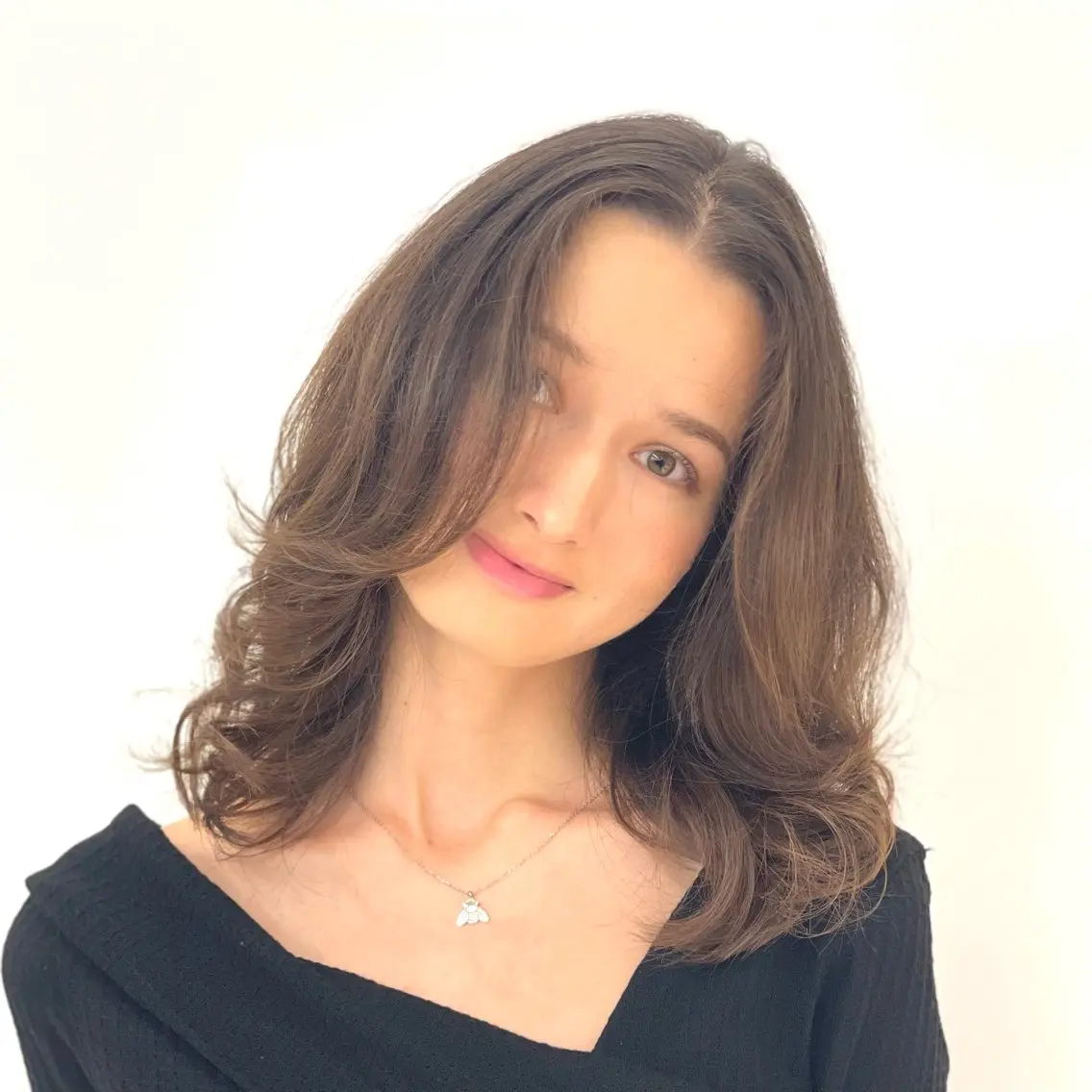 ミディアム ミディアムレイヤー レイヤーカット 小顔カット 海外ヘア /　 Juanのヘアスタイル