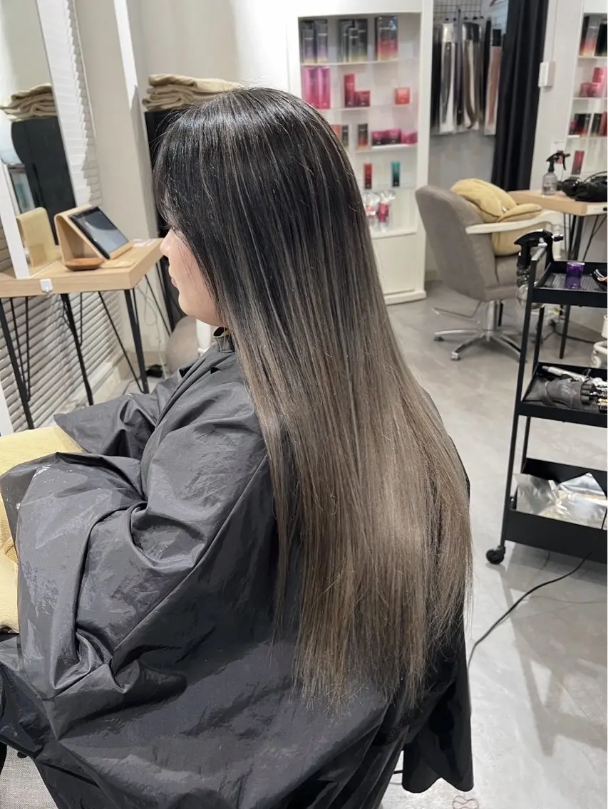 ロング カラー バレイヤージュ グレージュ レイヤーカット 指名数No.1 /NAOYAのヘアスタイル