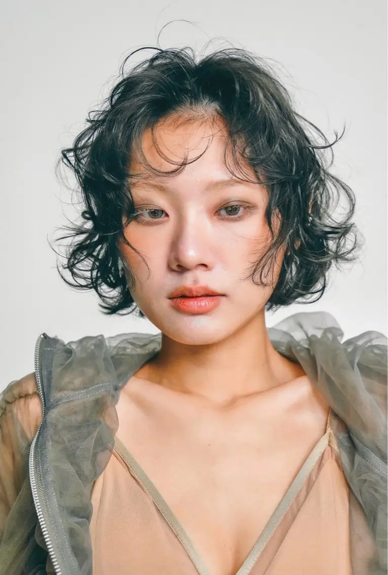 カラー パーマ 塔尾 真那のヘアスタイル