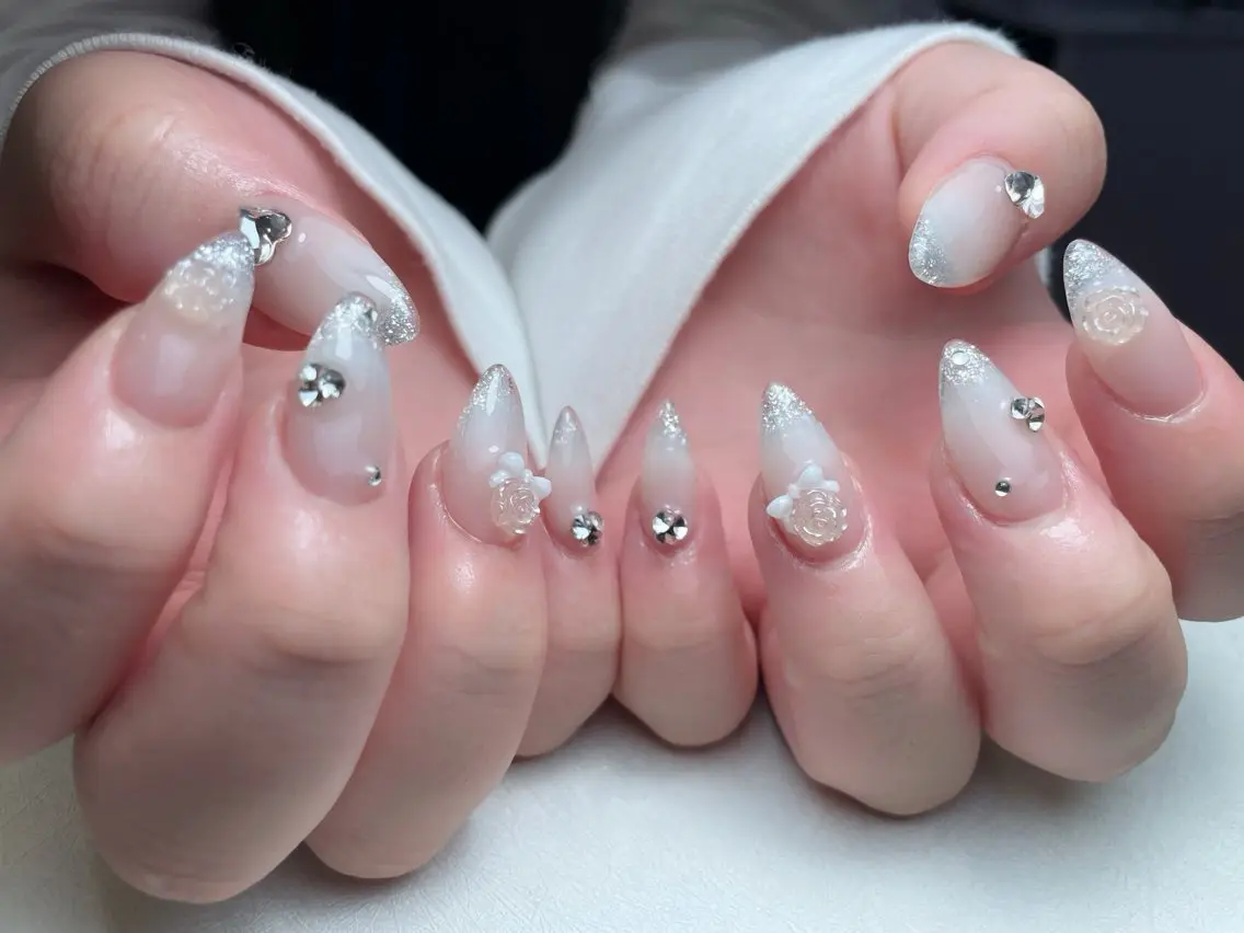 ネイル アートネイル 長さ出し フレンチネイル ジェルネイル ガーリー 中野駅から2分 MEO NAILのネイルデザイン